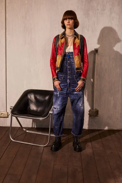 Look 25